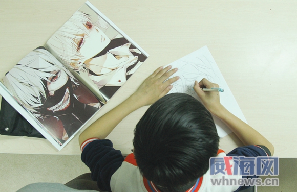 威海10岁男孩带奶奶千里求医来到济南 目前男孩在历城双语实验小学借读