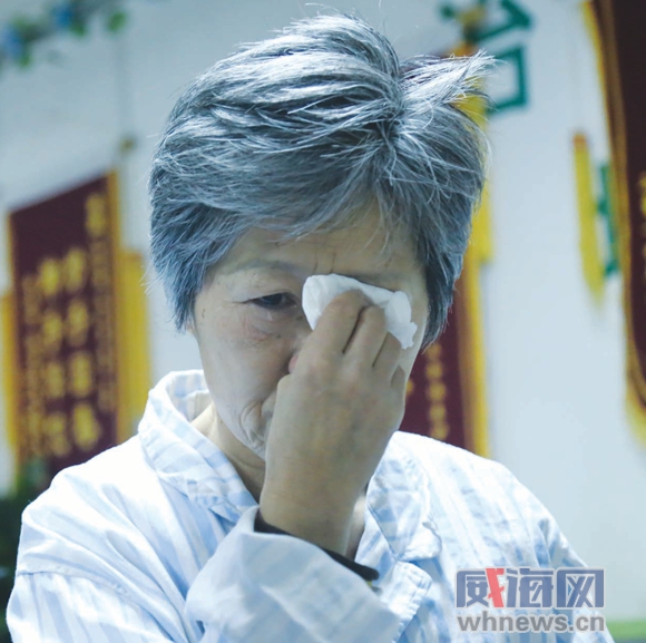 威海10岁男孩带奶奶千里求医来到济南 目前男孩在历城双语实验小学借读