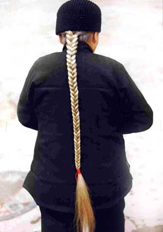 中国最后一批自梳女“守墓清” 喝鸡血酒立誓终身不嫁晚年十分凄惨