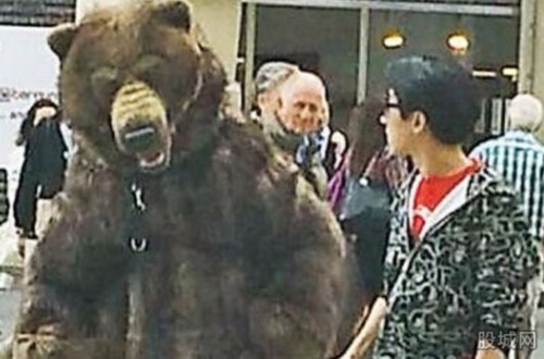 房祖名曾在街头卖艺跳踢踏舞 体验一下生活的艰辛也是一种磨练