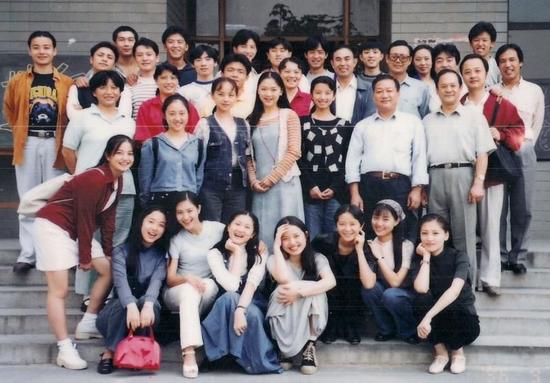 北影96班同学会都有谁？ 网友感慨颜丹晨美貌童颜不老