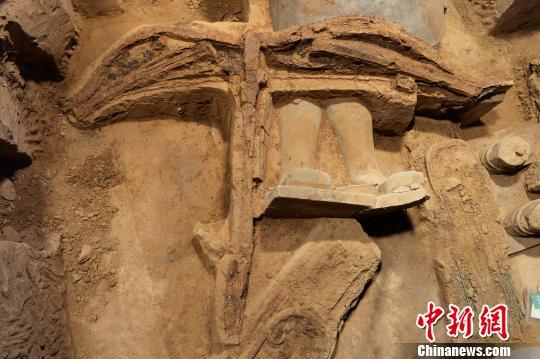 兵马俑坑发现弓弩为迄今为止最完整 证实传说中檠的用途