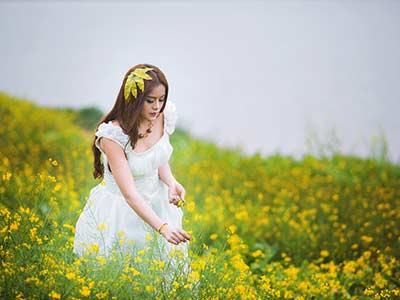 少女采花月薪2万令人想入非非 盘点那些民间美人“香香公主”（组图）