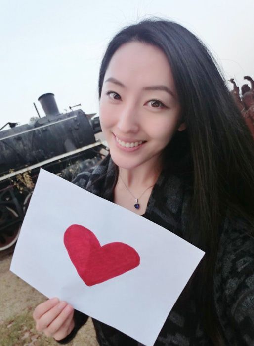 浙大美女<a href='http://www.bjxxg.cn/sports/' target='_blank'><u>体育</u></a>老师清纯秒杀奶茶妹 男生主动蹭课
