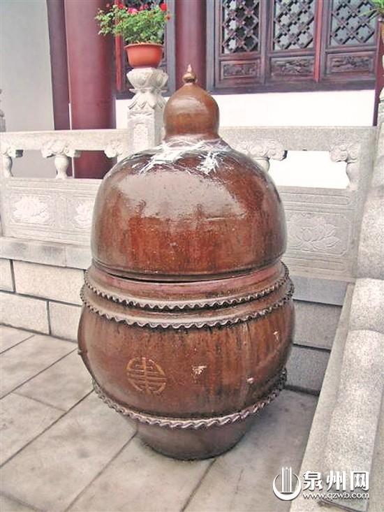 专家揭秘九华山僧侣圆寂后“坐缸”塑金身