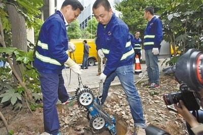 下水道堵了？先派机器人下去做个“胃镜”（图）