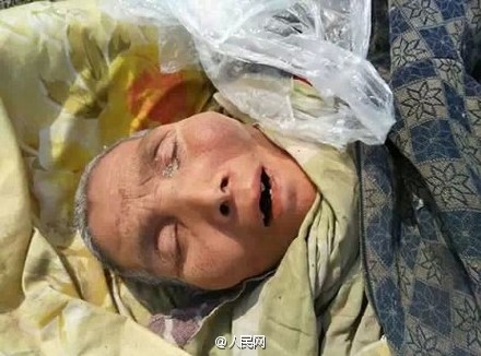 老人被扔荒郊等死 官方回应揭秘老人被扔荒郊事件内情