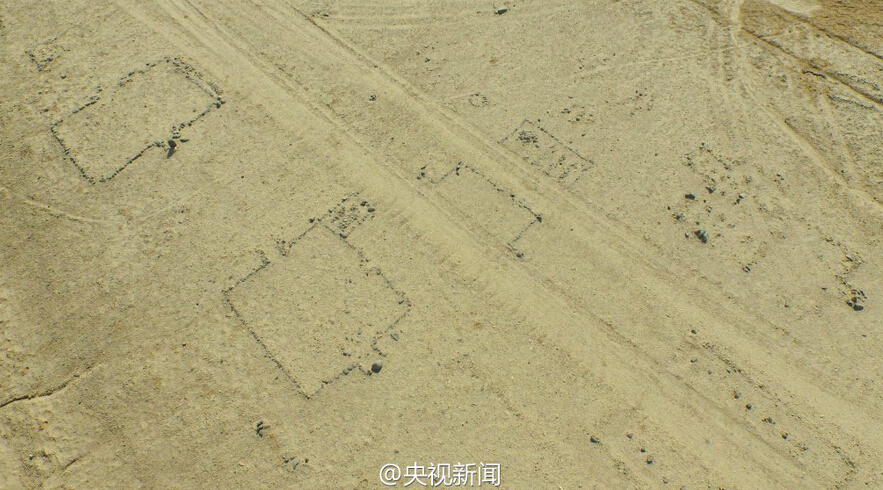 吐鲁番火焰山现200多个神秘“怪石圈”