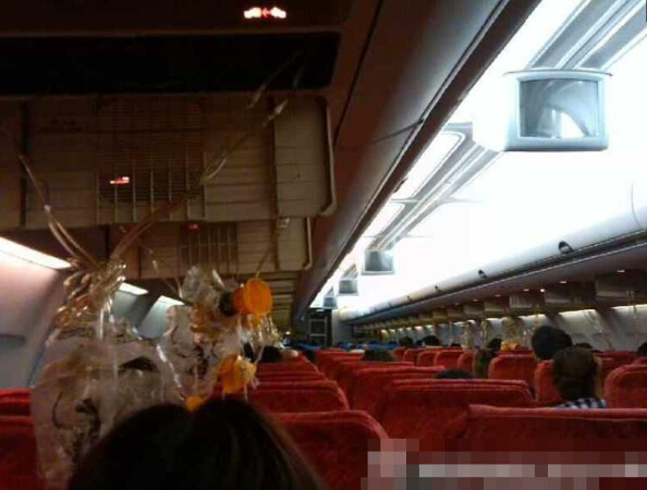 泰国客机备降昆明前险坠毁 剧烈颠簸乘客惊魂痛苦