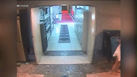 美女酒店离奇坠亡 赤脚散发神情恍惚似蓝可儿
