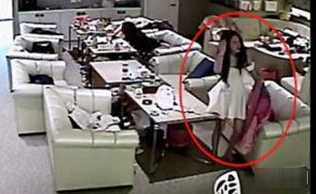 台湾女子离奇坠楼似翻版蓝可儿 监控拍下诡异过程令人惊悚