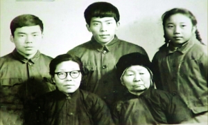 保姆养大雇主孩子恩比天高:奶奶<a href='http://www.bjxxg.cn/edu/' target='_blank'><u>教育</u></a>我们不要在苦难面前卑躬屈膝