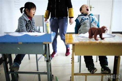艾滋男童赴山西就学