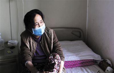 男子卖青春救母得到匿名捐助 10年后终寻得肾源
