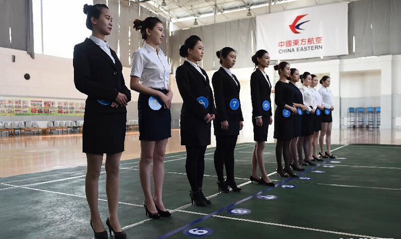 实拍：东航在山西招聘空乘 美女云集