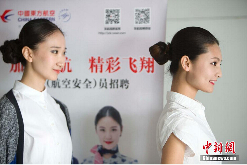 实拍：东航在山西招聘空乘 美女云集