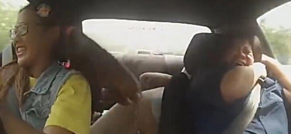 女车手扮菜鸟学车 实力超藤原拓海教练直接吓哭