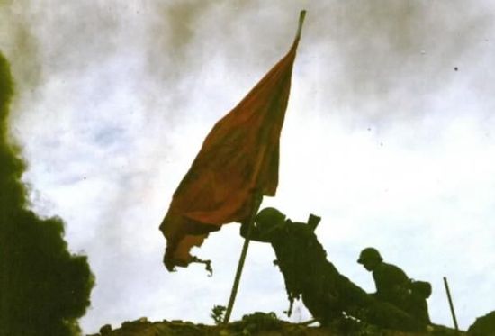 少将：攻上老山战士以身撑红旗照不实(图)