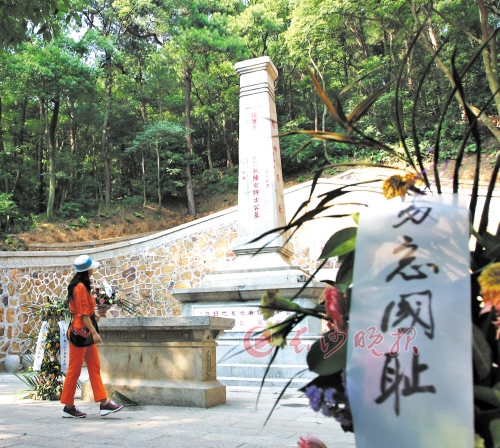 清明 行走在凭吊英烈路上