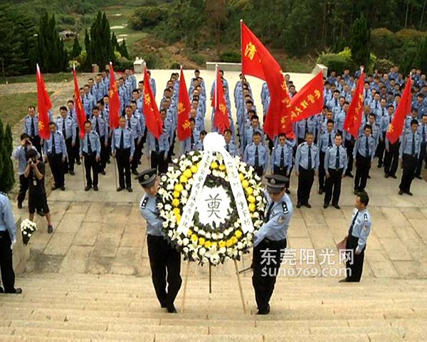 清溪公安干警开展清明扫墓活动 祭奠纪念革命先烈