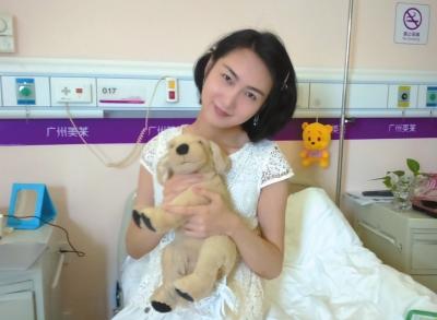 道德模范刘霆变性后改名“刘婷” 穿短裙受访称曾与导演接触(图)