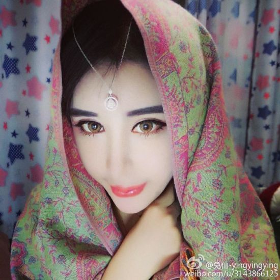 15岁少女疑为情整容，网友惊叹画面实在太美，不敢看。