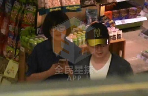 曝陆川胡蝶领证双方差12岁 央视女主播胡蝶简介