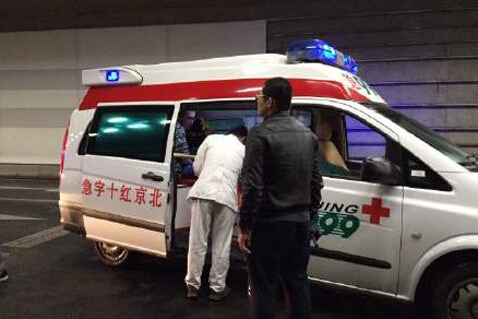 北京鸟巢附近法拉利与兰博基尼相撞的三大谜团