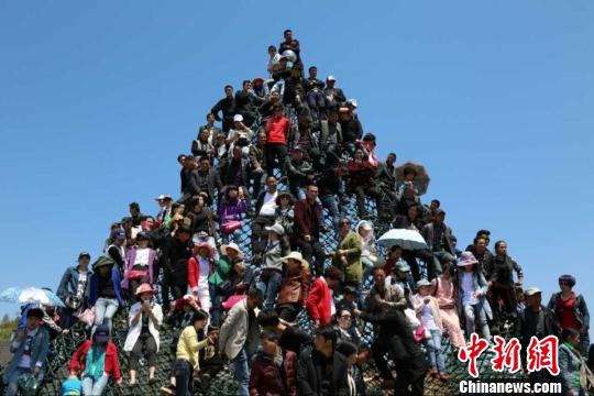 浙江苍南矾山旅游节发生意外 造成2死48伤(图)