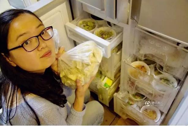 走近为妻备1年食物军营“暖男”：炒出来的幸福