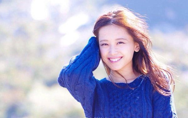 日本大学校花大赛 21岁安倍萌生夺冠私照甜美
