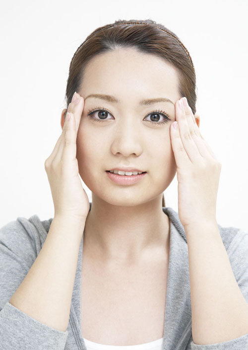 鱼尾纹怎么去除 别忽略眼周防晒