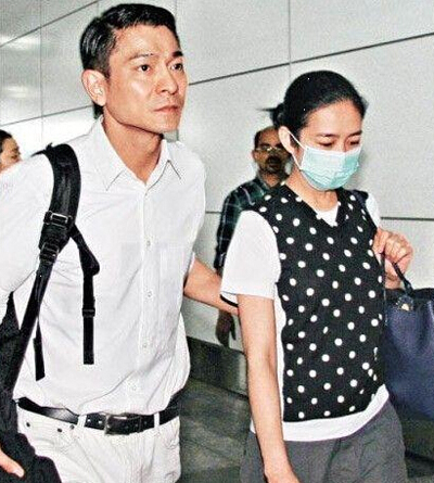 刘德华带女儿幼儿园面试 疼爱有加被赞好爸爸