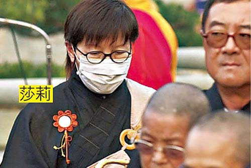 谭咏麟妻子杨洁薇剃度出家 小三将掌管10亿资产