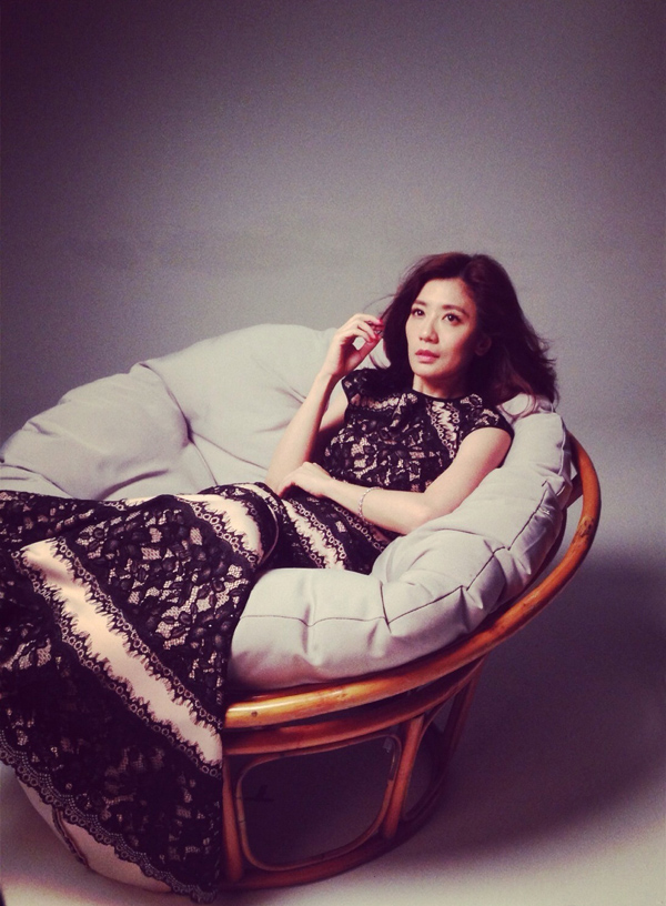 贾静雯避谈与男友修杰楷婚期 娇称生活美好