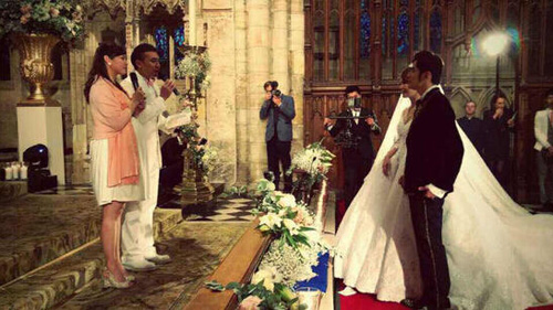 周杰伦为婚礼谱曲 昆凌戴价值1200万珠宝