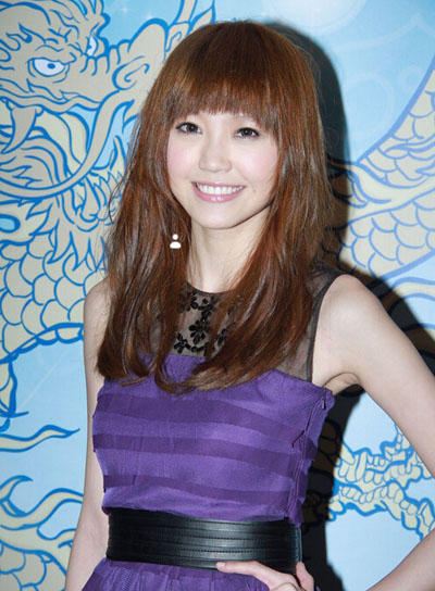 吴若希出道4年暧昧13男 曝新欢是57岁富商王弼燮