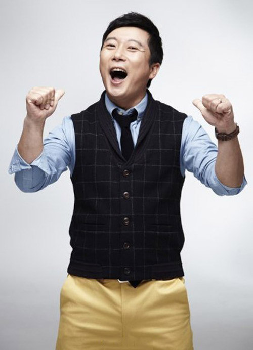 韩国搞笑艺人李秀根因涉赌丑闻赔广告商7亿韩元