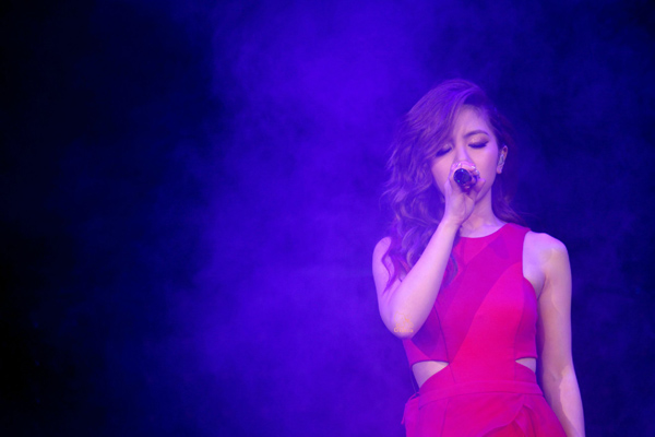 邓紫棋因负面太多感觉委屈 用＂正直＂形容自己