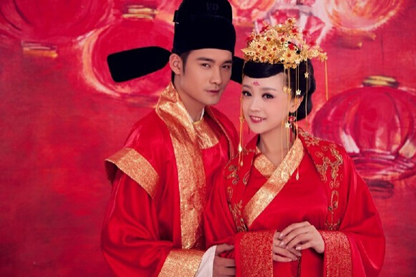 传统中式婚纱照姿势技巧 带你体验复古潮流