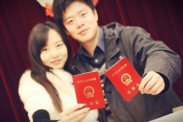 结婚证照片要求解析 记忆领证浪漫时刻