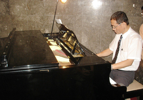 作曲家陈进兴肺炎逝世享年55岁 曾作曲掌声响起