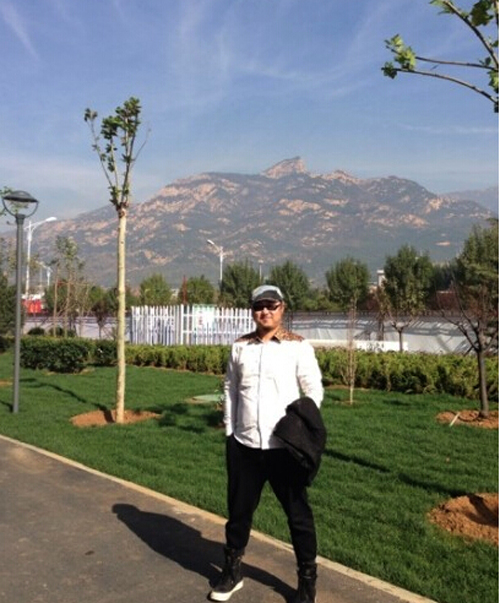 歌手谭赟与新婚妻子发生车祸 其妻已有身孕