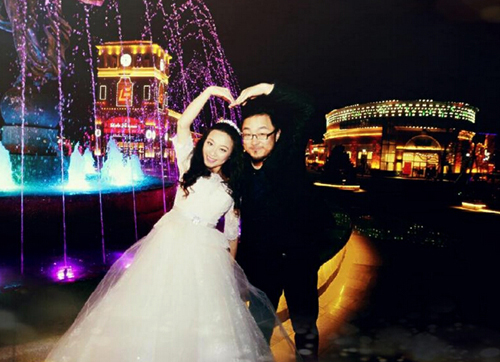 歌手谭赟与新婚妻子发生车祸 其妻已有身孕