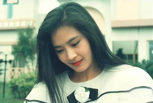 琼女郎“婉君”俞小凡被骗800万元 称已报案