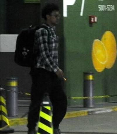 王学兵抱萌娃与第三任妻亮相 机场大秀恩爱