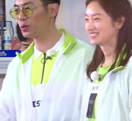 朱亚文方否认离婚：没离 纯扯淡