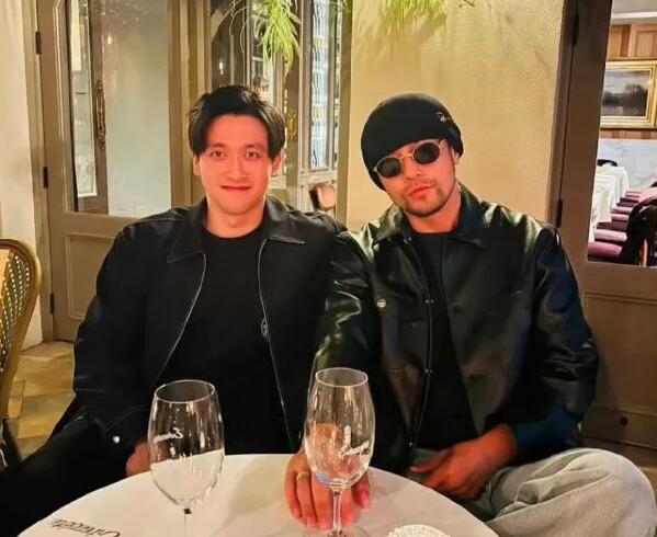 周杰伦晒与周冠宇聚会照 配文：开车不喝酒