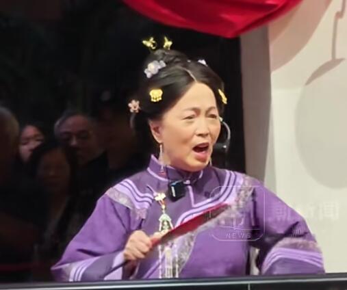 “石榴姐”苑琼丹被曝在景区打工 