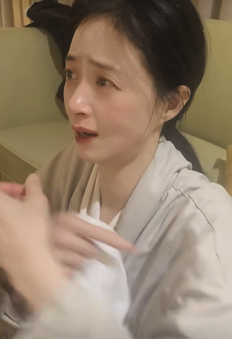 蒋欣为穿礼服控制<a href='http://www.bjxxg.cn/health/yinshi/' target='_blank'><u>饮食</u></a>到痛哭 称从小就健壮